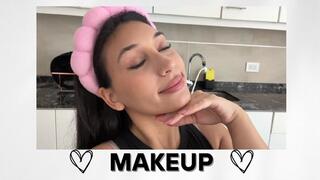 Makeup Fetish – Sensual Makeup Application