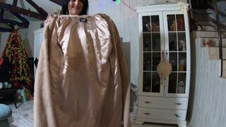 Romantic fucking and cum play on a fur-coat linner 268