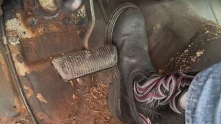 Hard start and revving in beat up workboots + bonus jack off clips