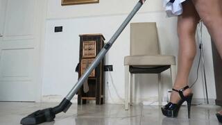Maid has fun with dildo and vacuum cleaner AVI (1920x1080) FHD