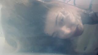 Holding breath in a plastic container, Chloe’s version (custom video)