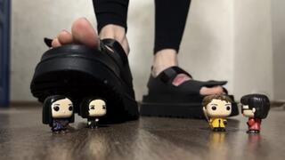 Chloe’s Giant Feet: Power You Can’t Resist