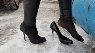 TUNA high heels shoes on ice and snow, high heels on ice, high heels crush snow, high heels in snow
