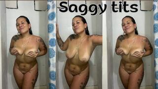 Playing with my saggy tits