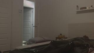 Sous Vide & Vibrations – Orgasme captif jusqu’à l’explosion | Vacuum Bed & Vibes – Helpless to the Edge