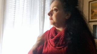 EMPLOYEE YAWNS WHILE WORKING