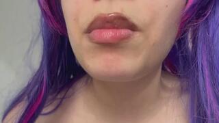 I eat and make faces mouth tongue teeth