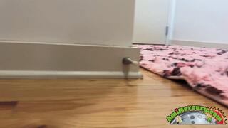 Unaware Apartment Giantess