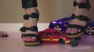 carton car crush with very sexy feet (barefoot and high heels)