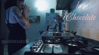 cioccolata calda con pentola che fischia