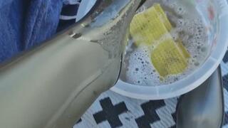 My Husbund clean my dirty Cowboy-Rubberboots and enjoy