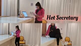 Secretary uses vibrator during work hours