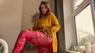 Can't take your eyes off my fishnets can you? Come touch my fishnet clad legs and feel them against your cock - Fishnet Obsession