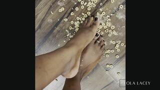Ebony Toes and Cereal
