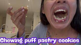 Chewing puff pastry cookies
