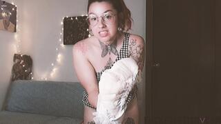 WMV Anjelica Doux pee diaper pampers desperate job interview