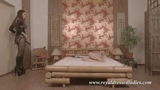 Olga machs Loch auf with a strap-on fucked