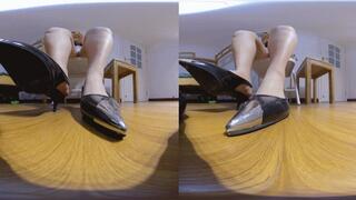 3DVR 180-degree YUANYUAN high heels trampled and humiliated