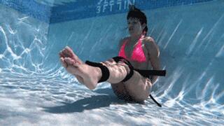 Sandra Underwater Bondage