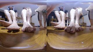 3DVR180 degrees ANNA XIAOYU MARTINA put the dwarf in the shoe and crushed it