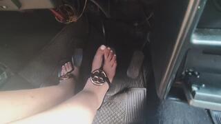 Adrianna trying to start the Fiat Uno