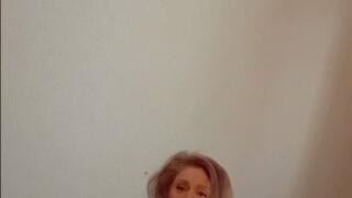 FOOT PETS PERFECT UPSKIRT PANTY VIEW