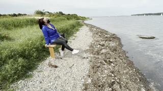 YY223 - Selfbondage at the Waterline