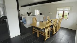 YY248 - The Secretary