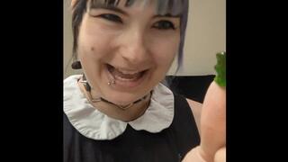 getting my best friend to see which teeth are best for crushing