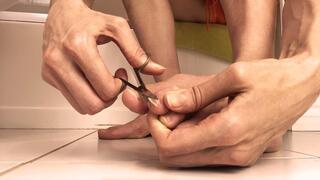 Toenails Clipping & Pedicure