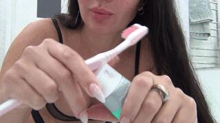 I brush my teeth and blow bubbles 2a