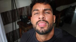 My mouth and morning breath on holidays - Lalo Cortez