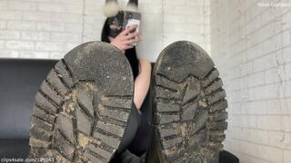 Muddy salty winter knee bots worship and facebusting