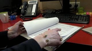 THIS RECEPTIONIST MILF LIKES TO OFFER HER SLUTTY HOLES