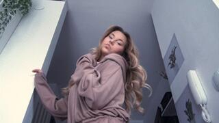 Embarrassed girl tries to explain farts mp4 HD