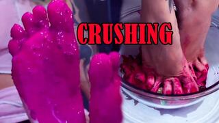 Diosa pisando na pitaia com creme de leite