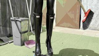 Dangerous Hunters of a giantess-2 MOV