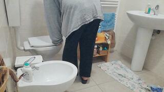 Farting, pissing and morning bidet