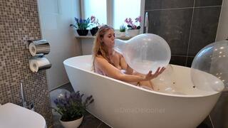 Looner - 208 - Bubble Bath in Berlin