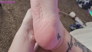Peeling my Dry foot Skin