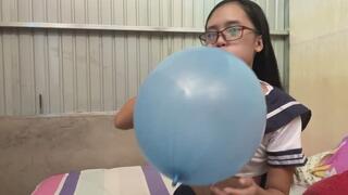 Savannah trying new outfit for blow to pop