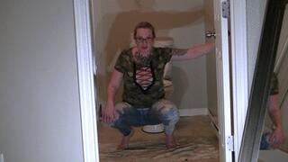 Isa piss her jeans (mp4)