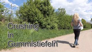 Crushing in wellies - Crushing in Gummistiefel
