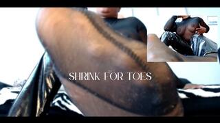 Shrink For Ebony Toes In Pantyhose - Ebony Giantess