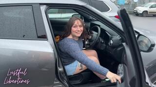 Creampie Cheating Mature MILF Wife as she Takes a Call from her Husband