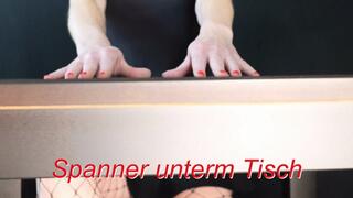 Clamp under the table - Spanner unter dem Tisch