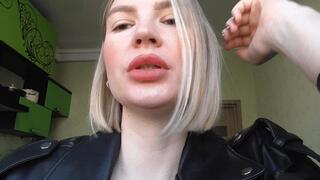 BIG LIPS IN LEATHER!