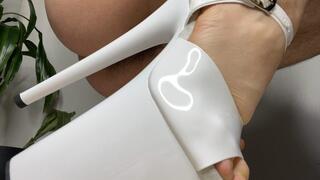 Break Shoe NO Break YOU starring Lethallabias New Pleaser Heels