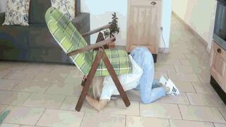 New chair, and stuck MP4(1920x1080)FHD