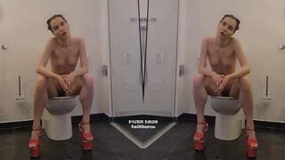 TOE TAPPING ON THE TOILET - CHEAP LOSER PRICE